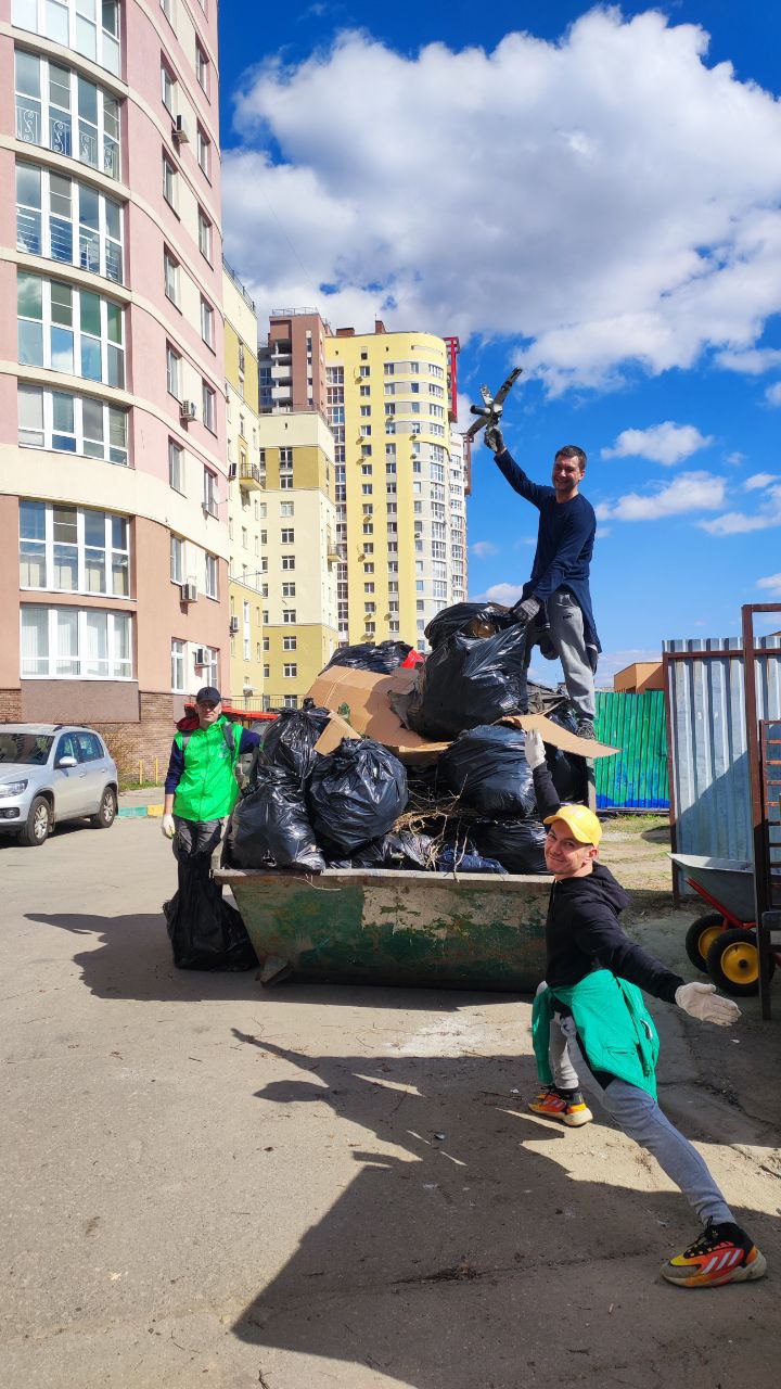 Волонтеры открыли сезон субботников в Нижнем Новгороде