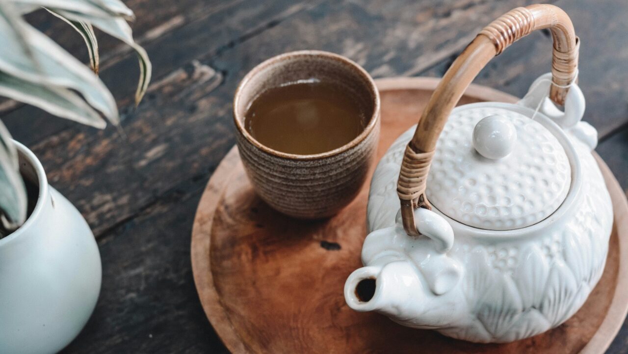 Польза чая и опасная «побочка»: диетолог раскрыла правду о напитке