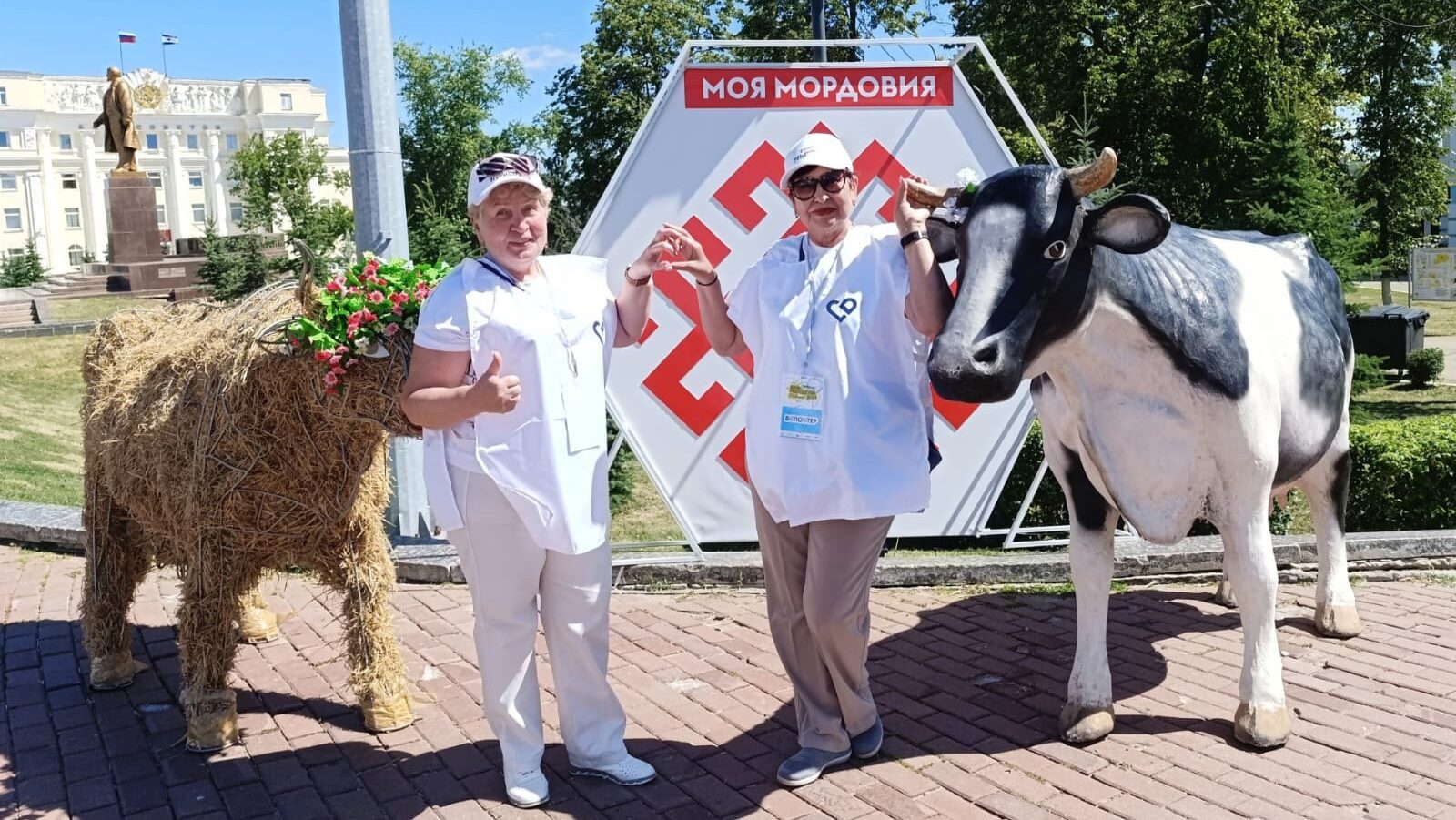 «А мне странно, когда люди просто сидят»: как волонтёр из Баку изменила жизнь пенсионеров Саранска