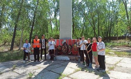 Волонтёрская акция «Дорога к обелиску»