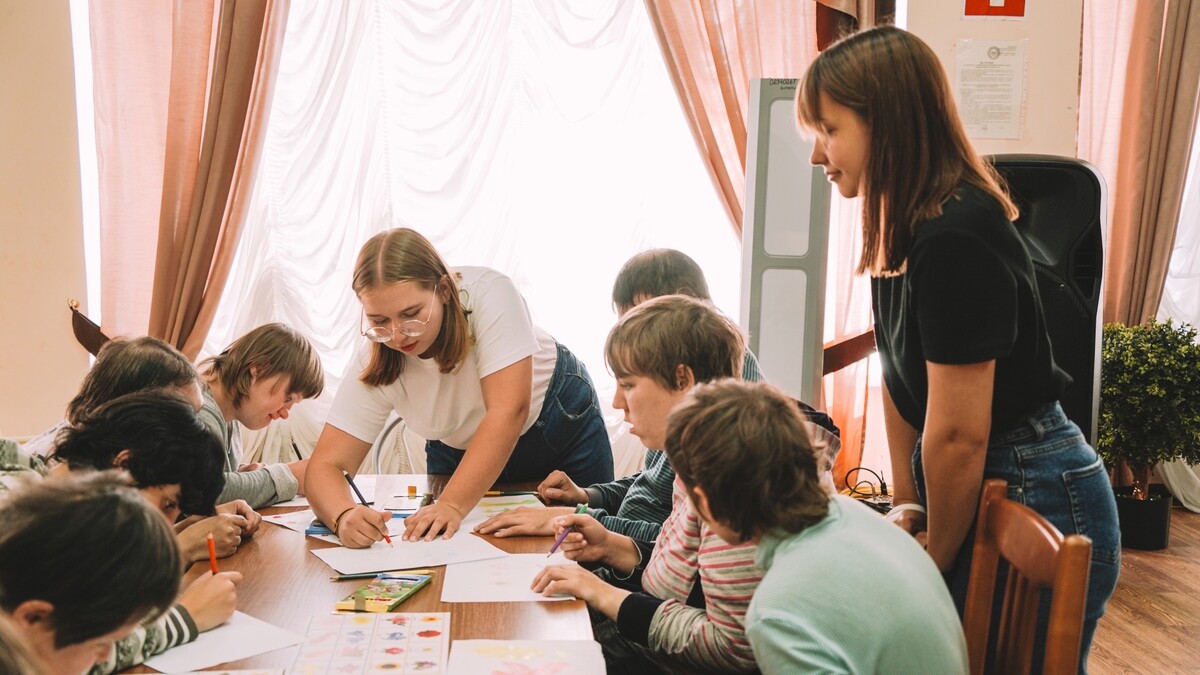 Добрыми руками: как студенты помогают людям с инвалидностью