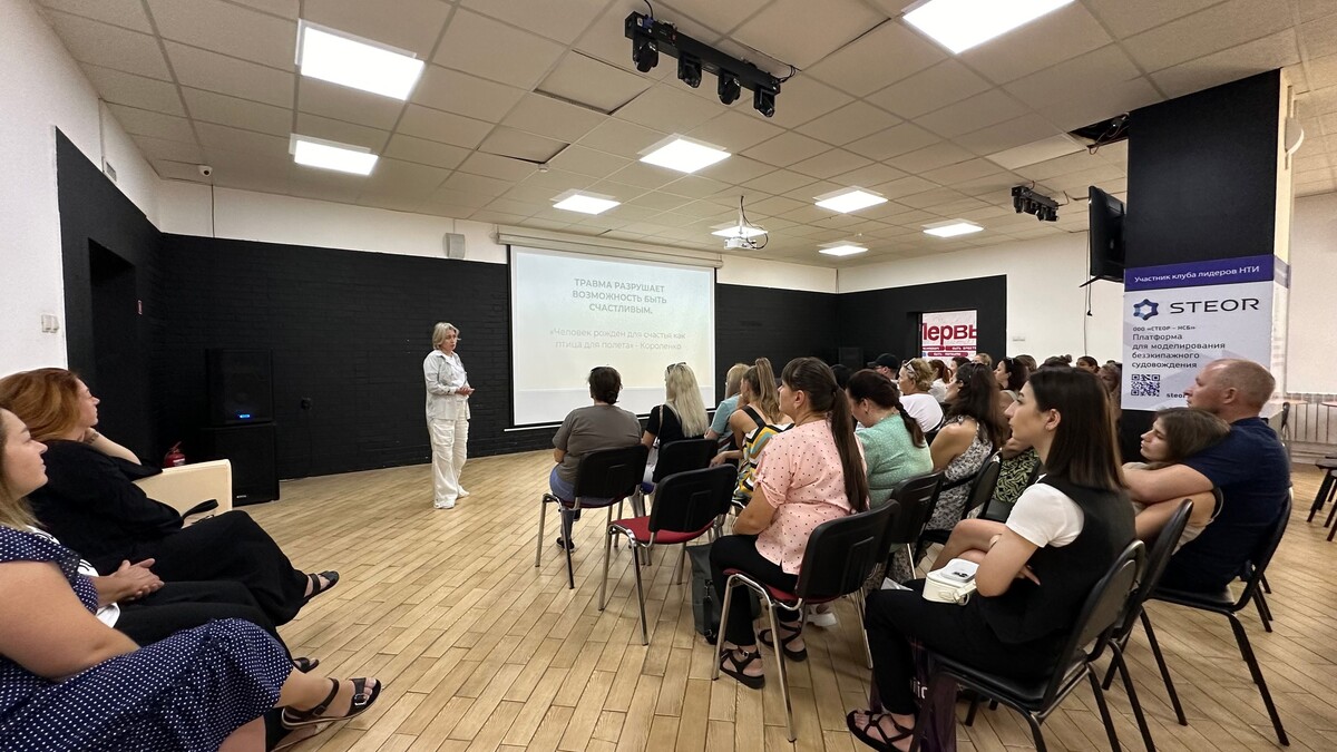 Слезы, смех, грусть, улыбки – все эти чувства и эмоции были на встрече с семьями участников СВО…