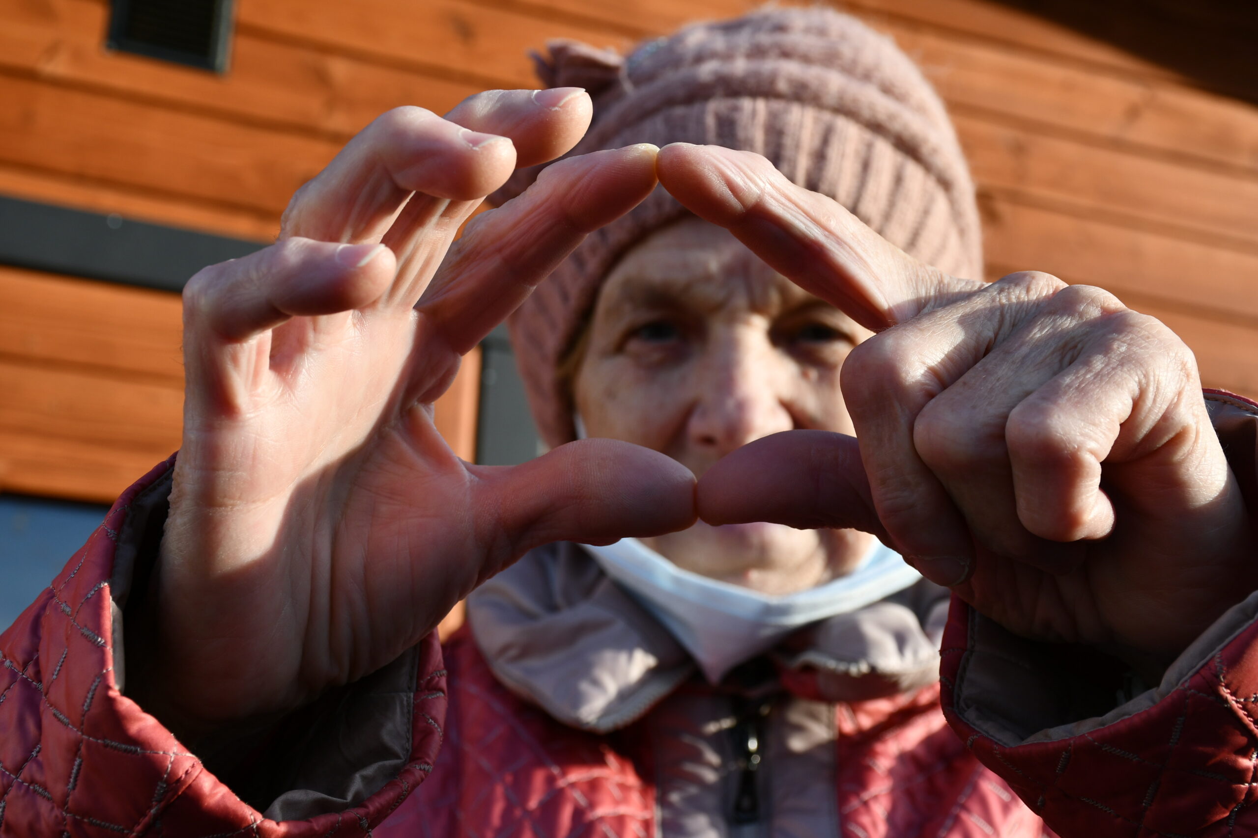 Как добровольцы обогащают жизнь бабушек
