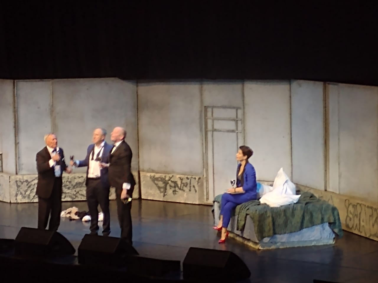 «Вредные привычки»  в концертном зале Воронежа