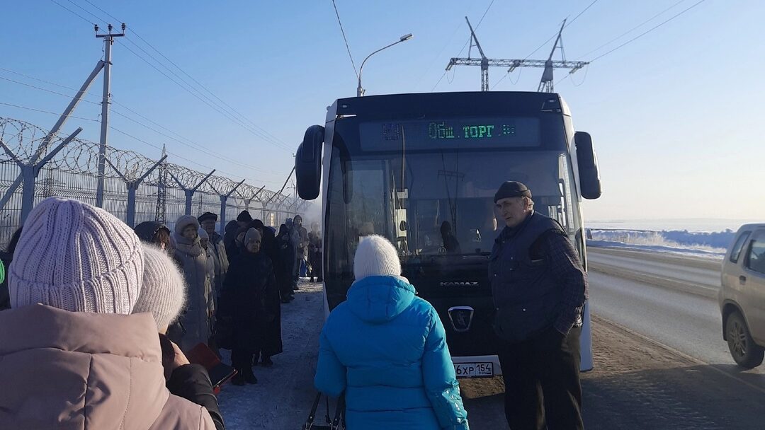 «Предновогоднее чудо»: неравнодушные водители спасли 30 замерзающих Новосибирцев