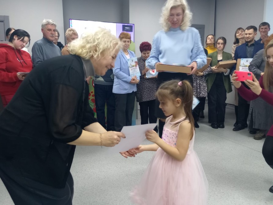 Во Владимире наградили победителей конкурса на лучший семейный девиз