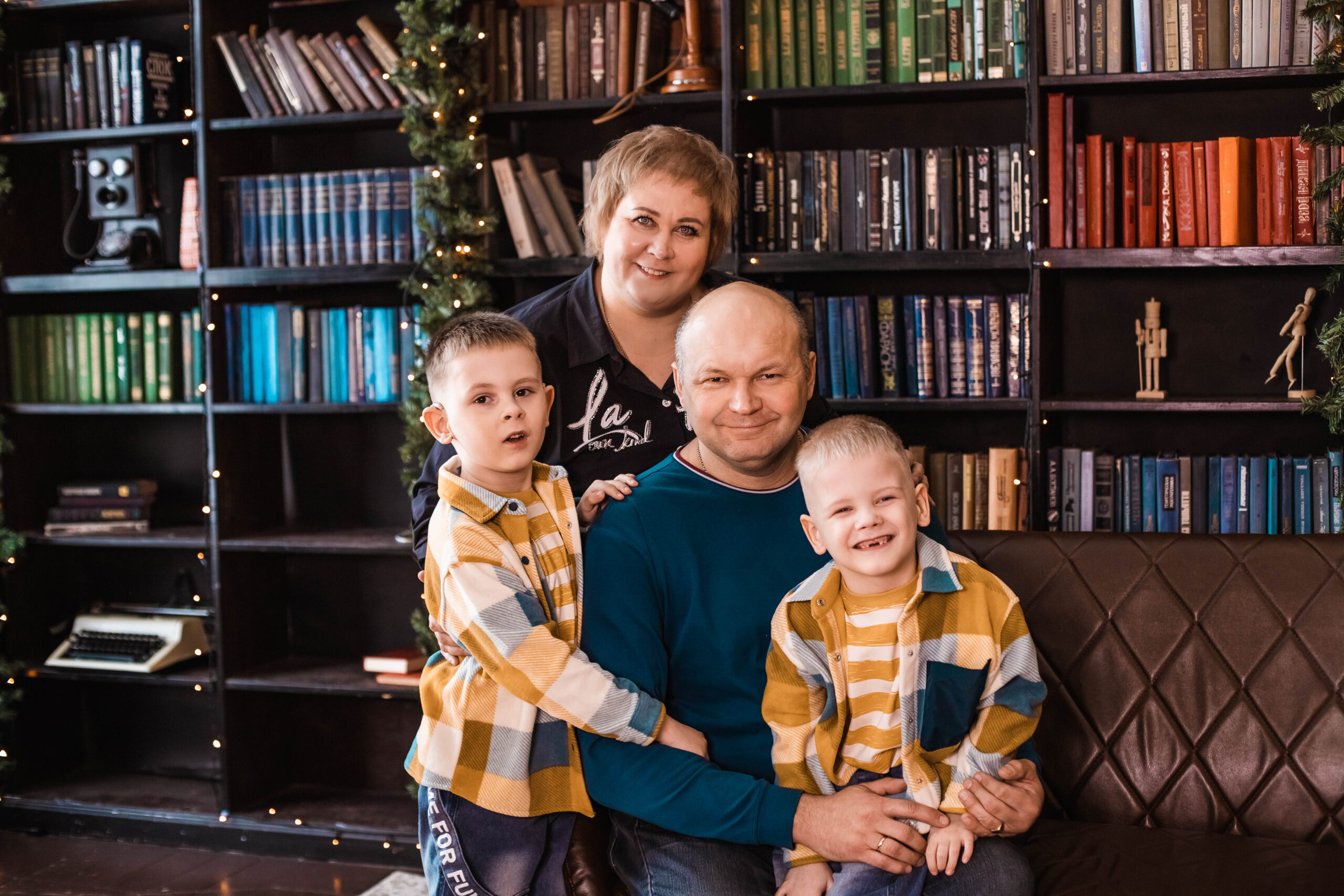 Около 300 подопечных приняли участие в новогодних мероприятиях фонда «Другое детство»