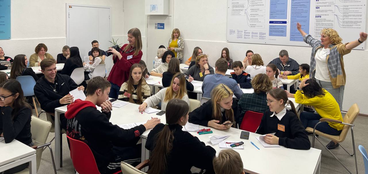 «Диалог на равных»: предприниматели из Саратова провели встречу с молодежью