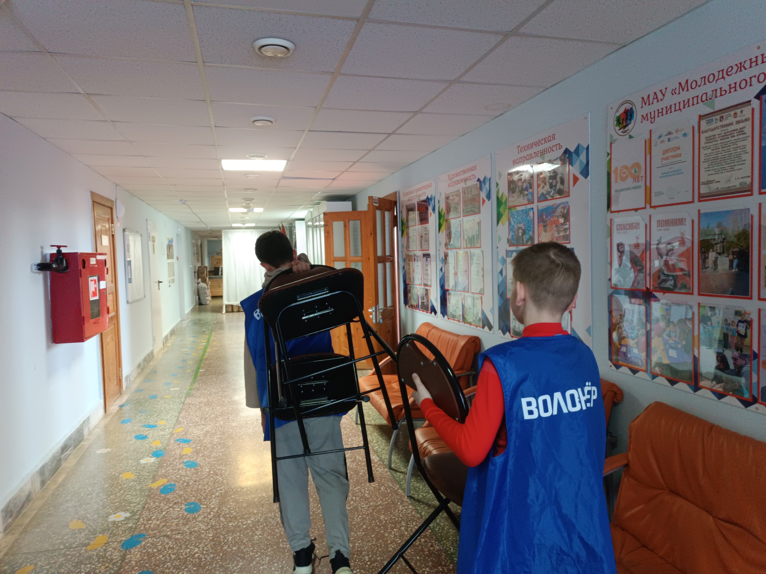 Волонтёры Молодёжного центра – на страже праздника!