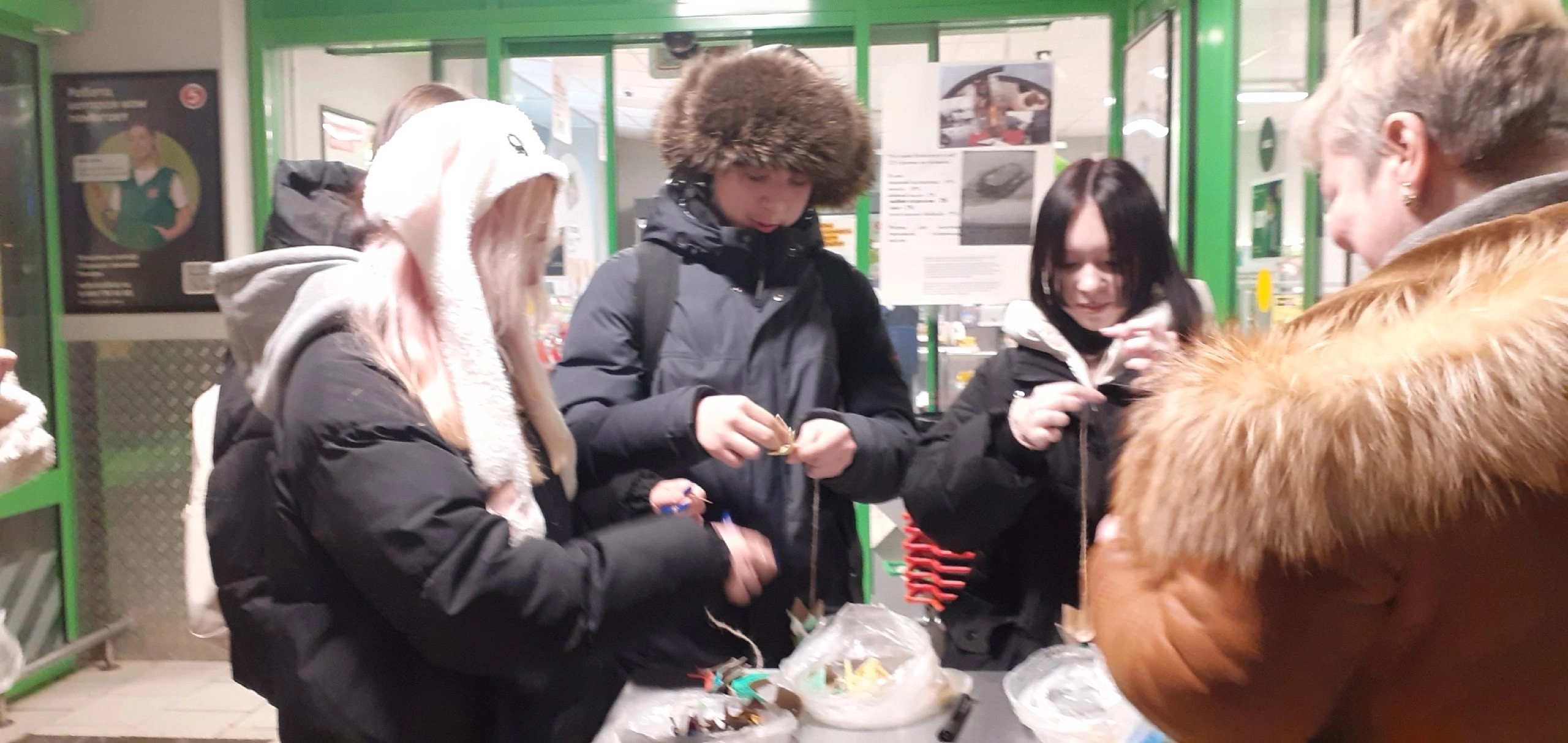 Восточный Новый год: дружно делаем змеек
