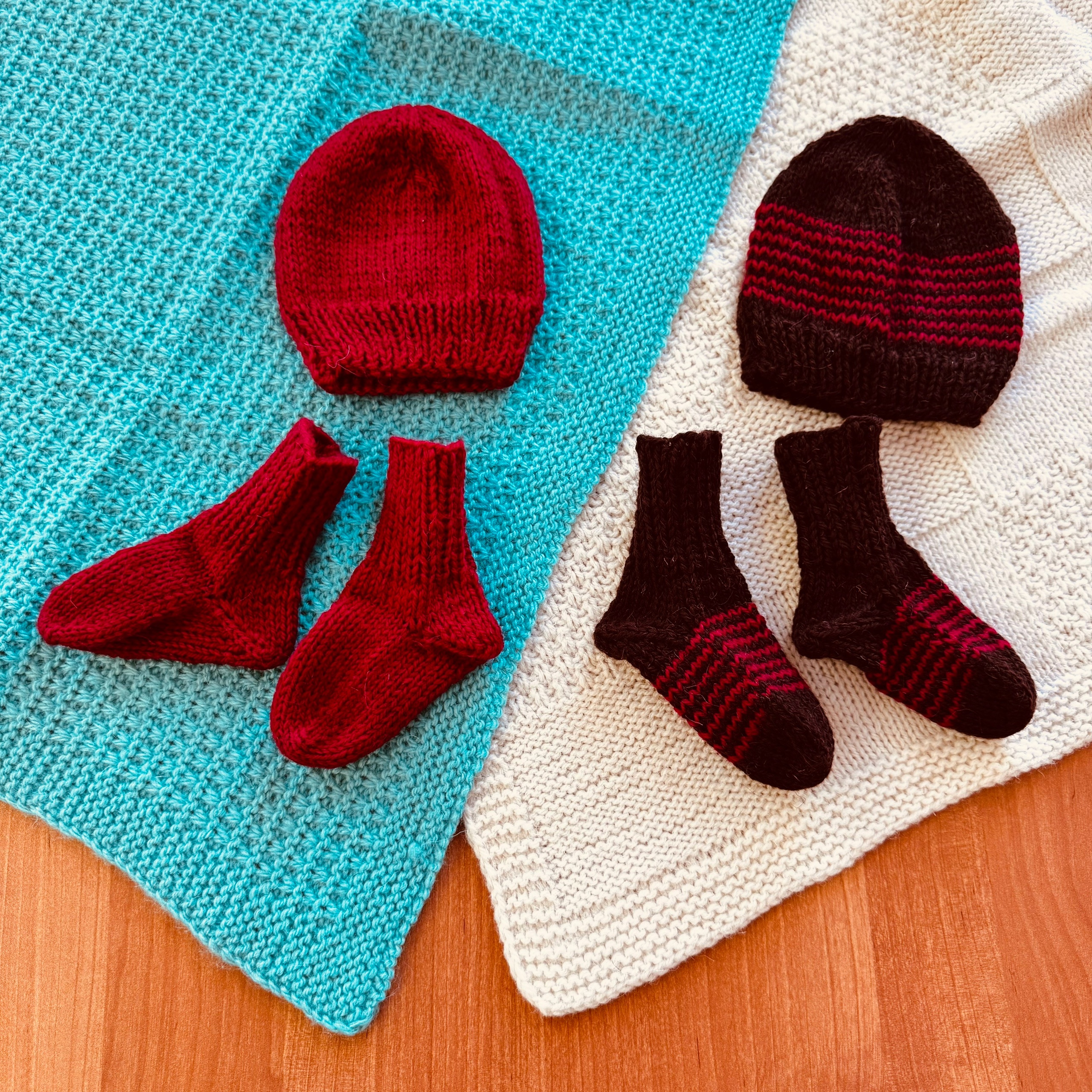 ВОЛОНТЕРЫ СБЕРБАНКА ВЯЖУТ ДЛЯ «28 ПЕТЕЛЬ»