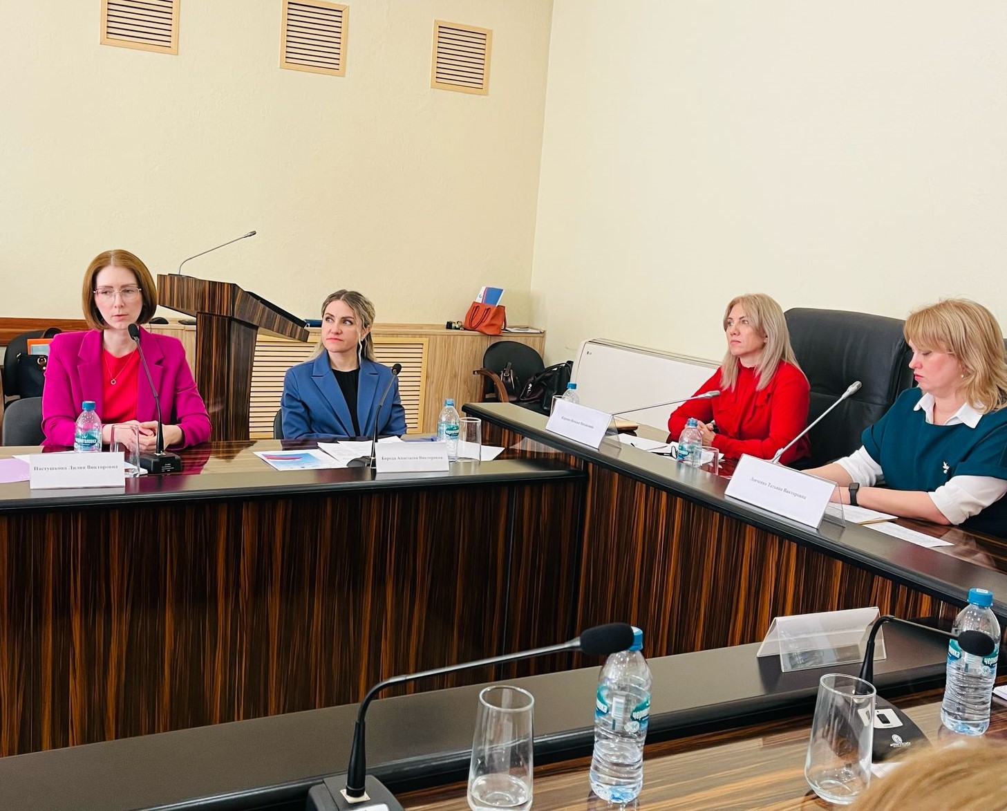 Лилия Пастушкова, руководитель АНО «Всегда рядом» выступила спикером на межрегиональном форуме…