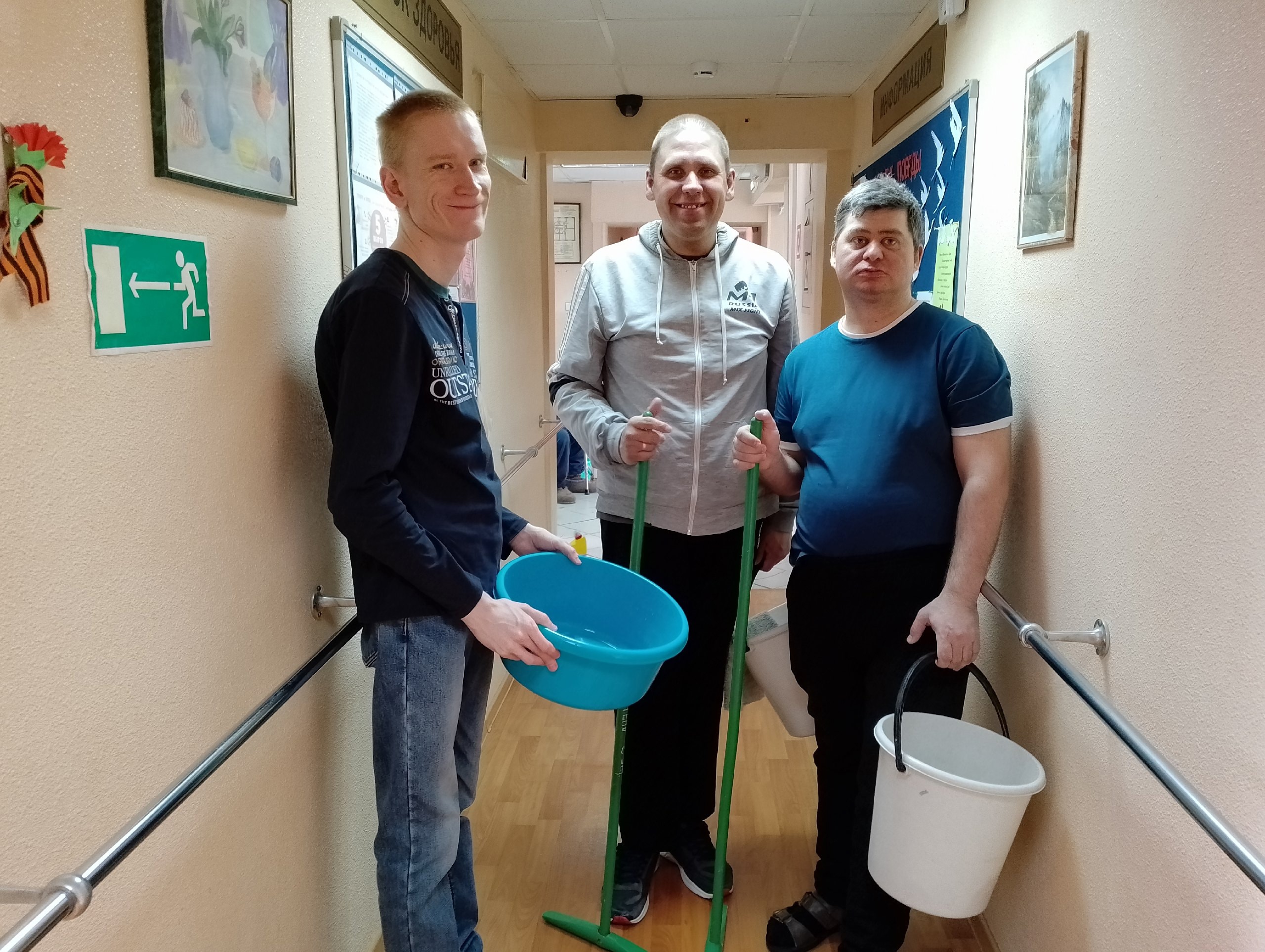 Трудовой десант «Уборка в доме-интернате»