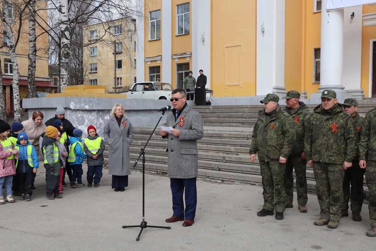 Выставка боевой техники 44 армейского корпуса.