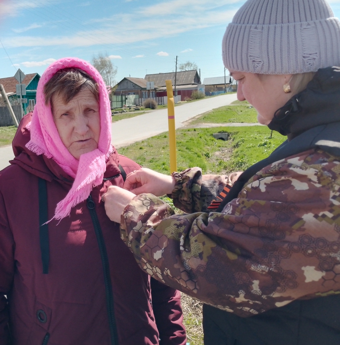 «Память в каждом сердце: Волонтёры раздали Георгиевские ленточки»