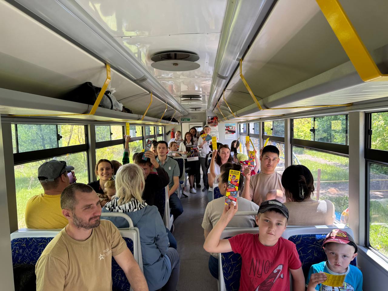 Урок безопасности на Детской железной дороге: как волонтеры учат детей правильному поведению…