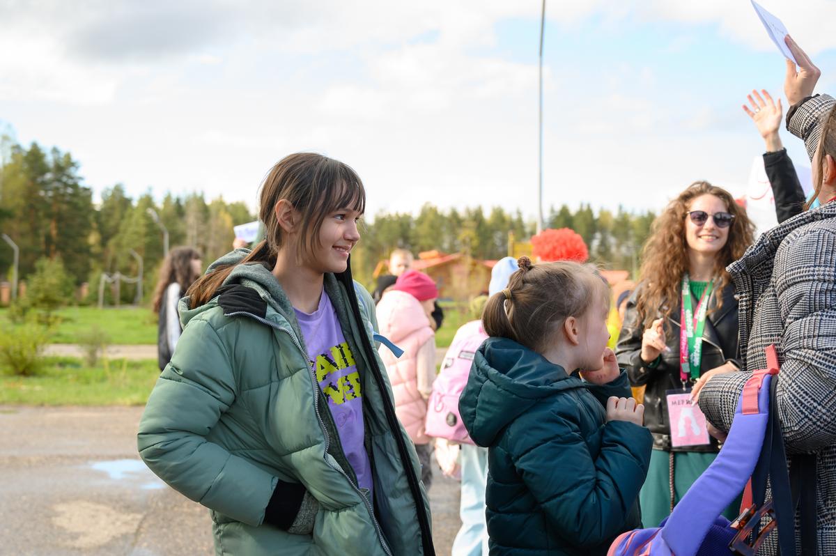 Лошади, байдарки и психологи: как в «Шередаре» лечат душевные раны сиблингов