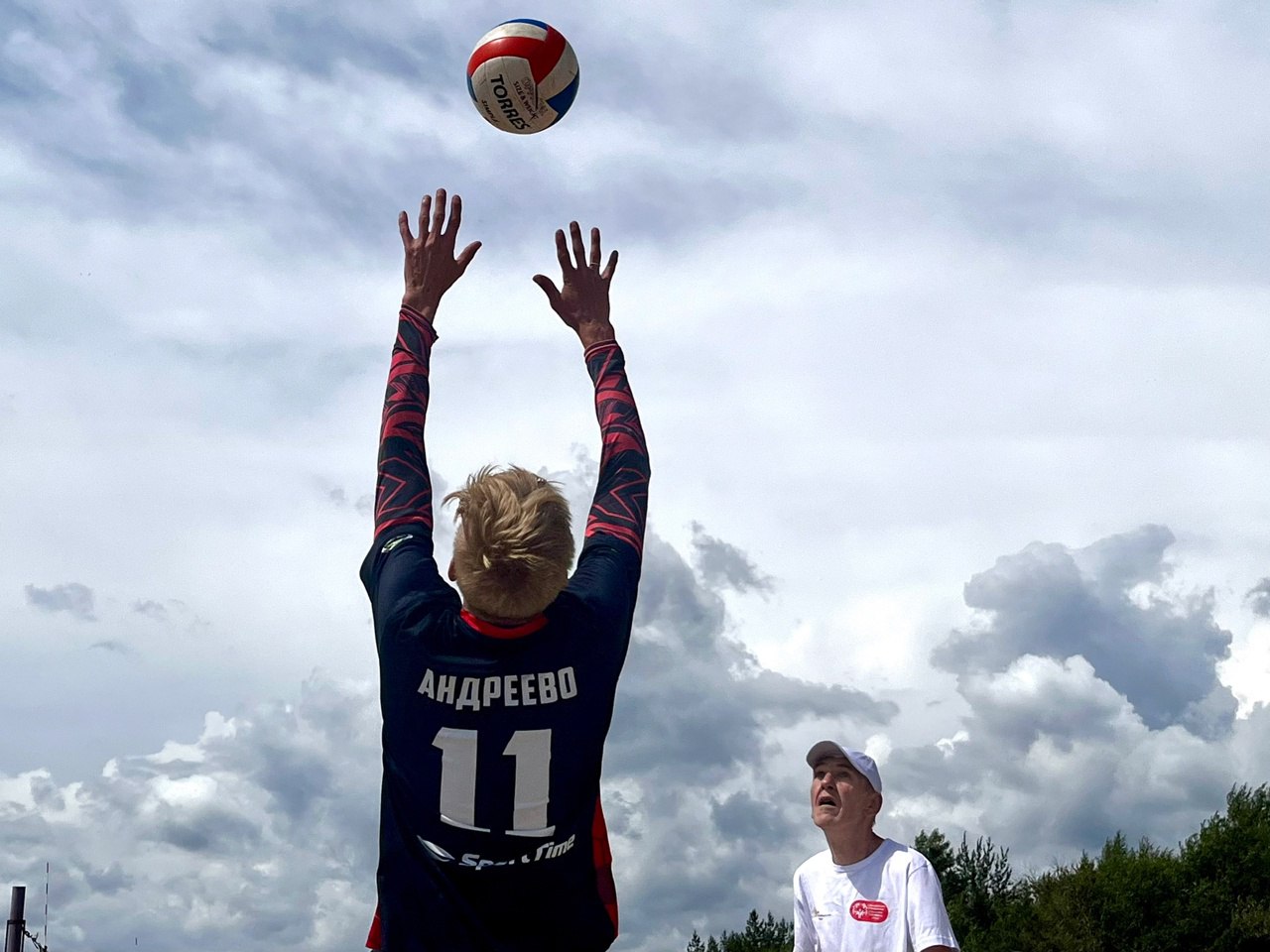 Пляжный волейбол и новая спортивная форма