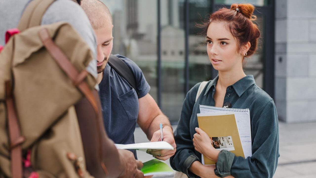 Студентам из малообеспеченных семей помогут переехать в Москву.
