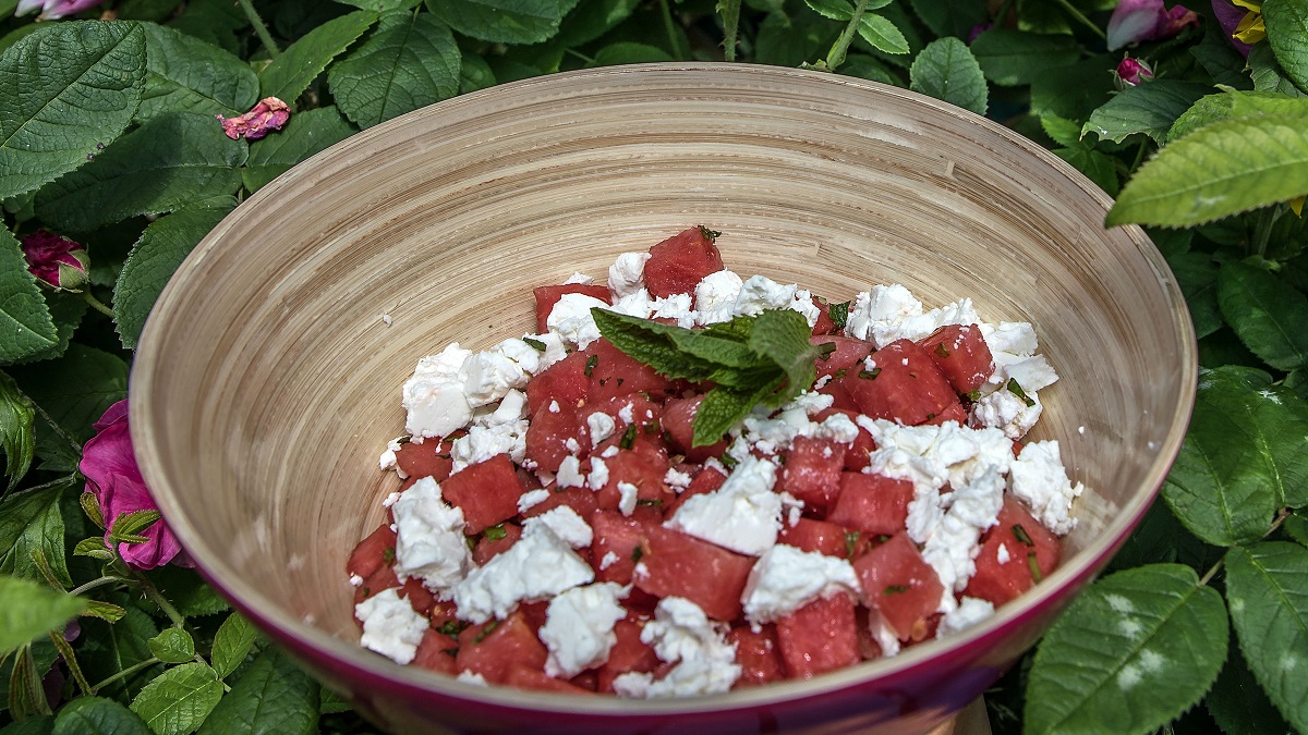 Летние салаты: топ-10 простых, но необычных рецептов