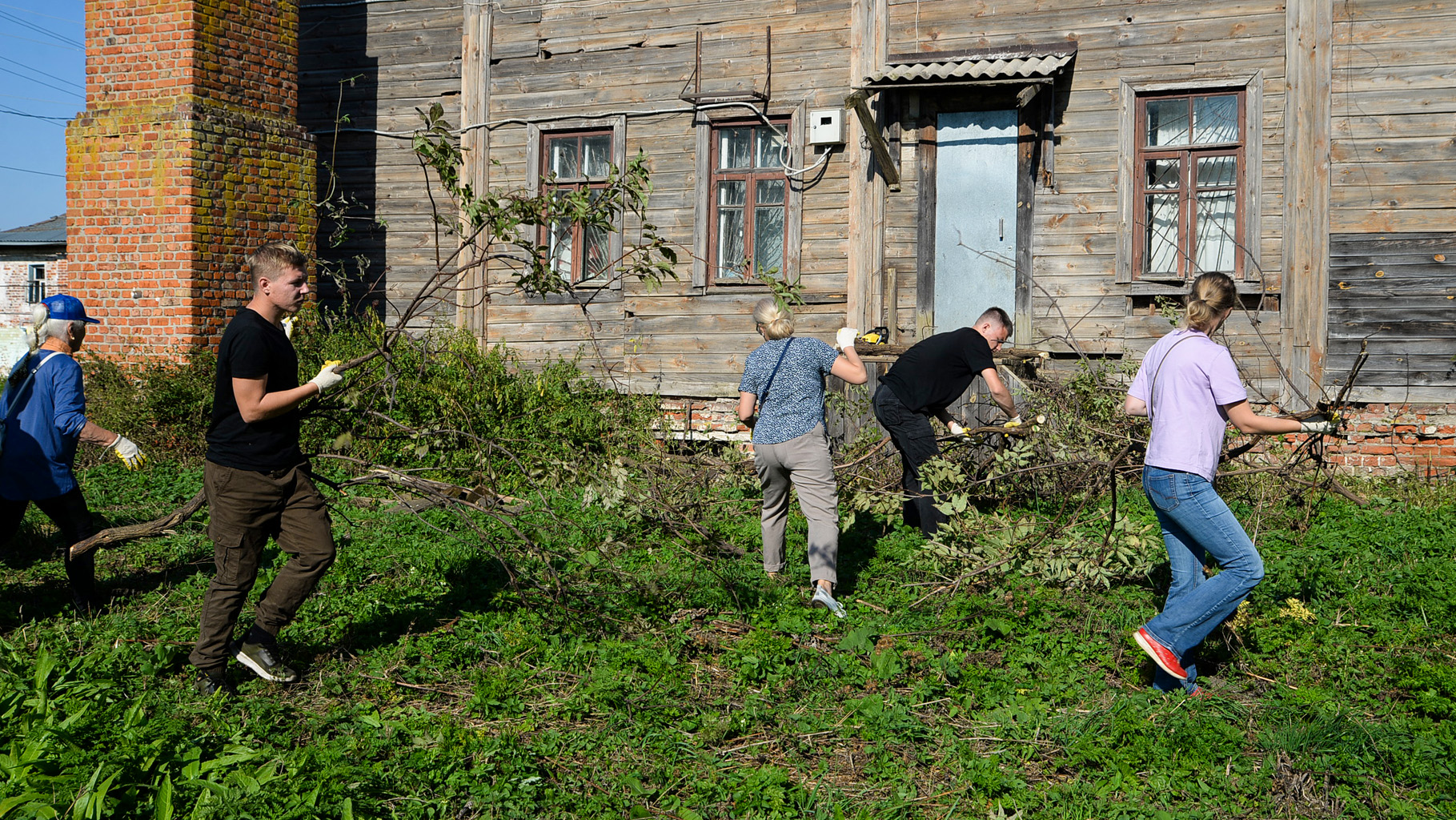 Не обижайте волонтёров. Им тоже приходится нелегко.