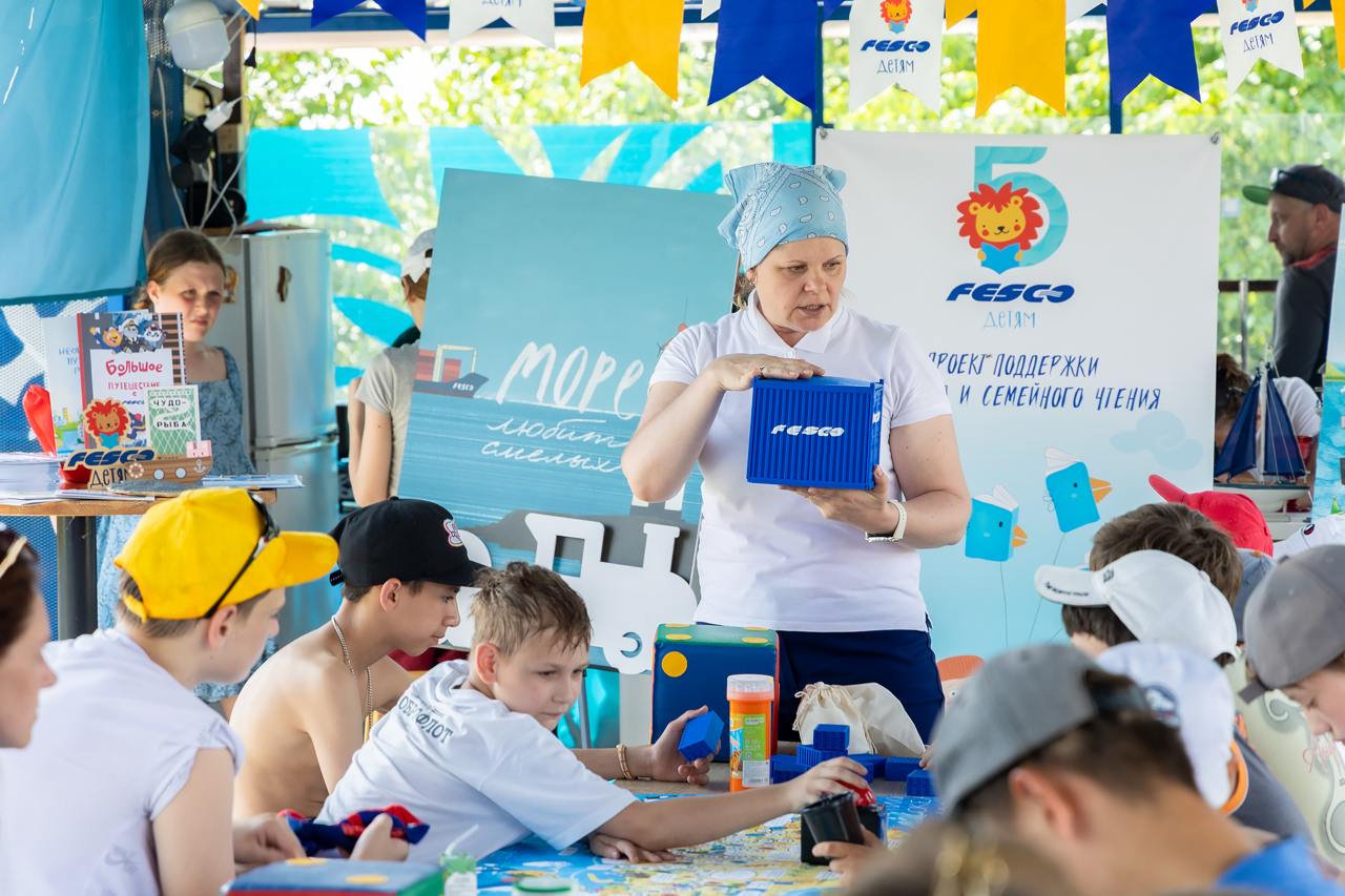 FESCO организовала поездку воспитанников детских домов Приморья на арт-фестиваль «Корни. Близкий…