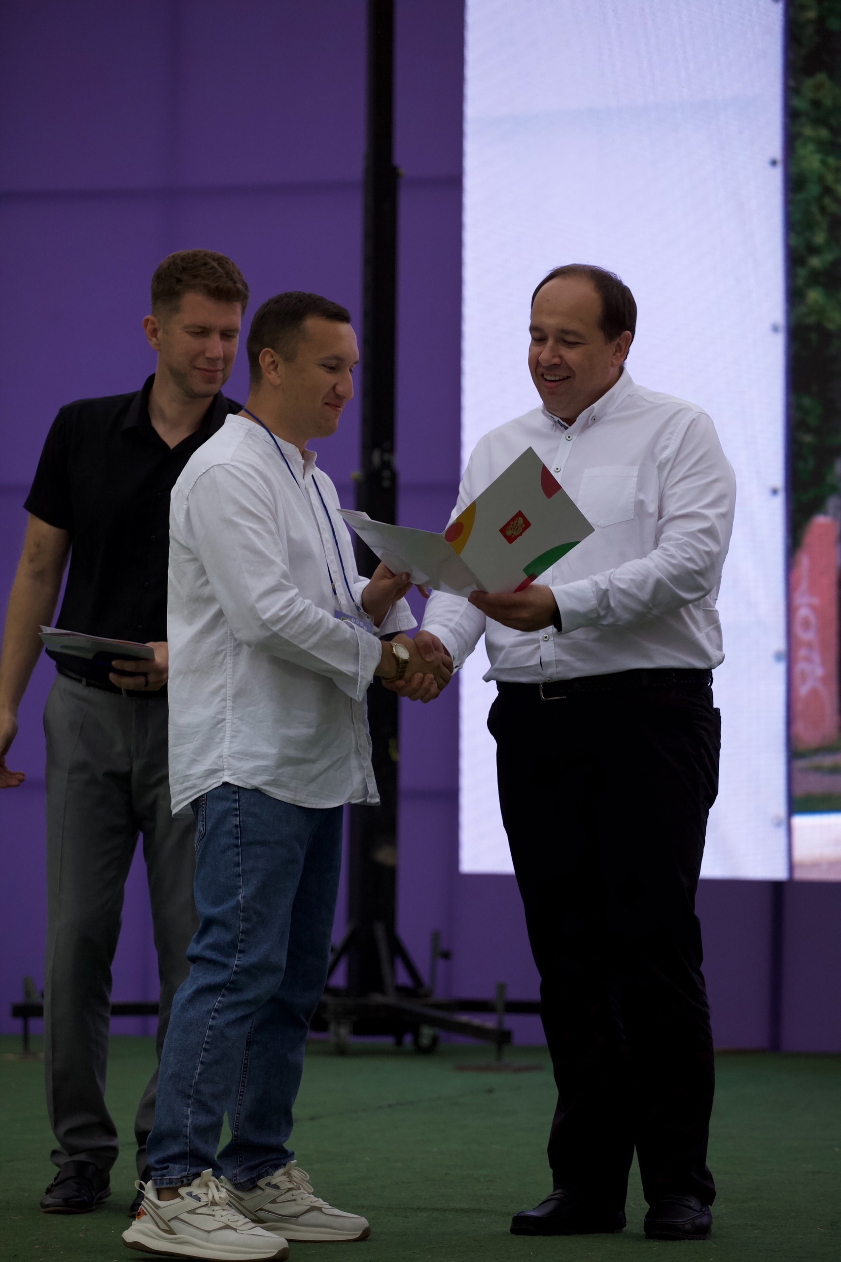 «Награда нашла своего героя!»