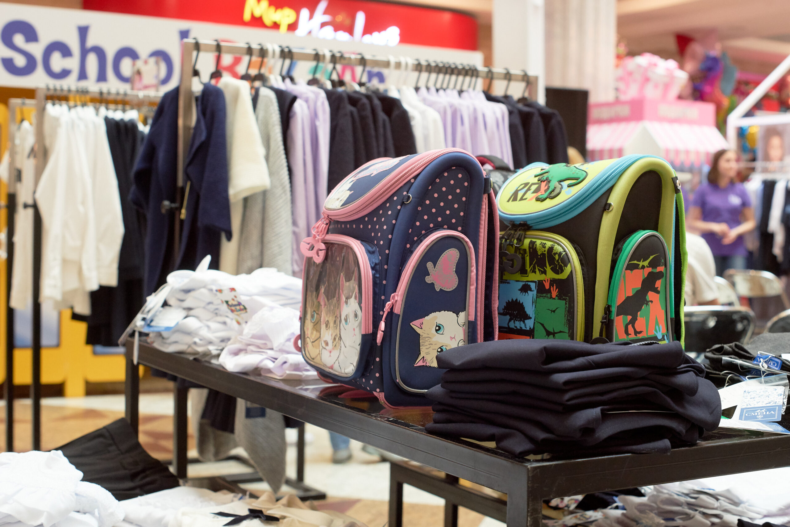 Теперь всё выбрасывать? Во что родителям одевать школьников после обновления ГОСТа?