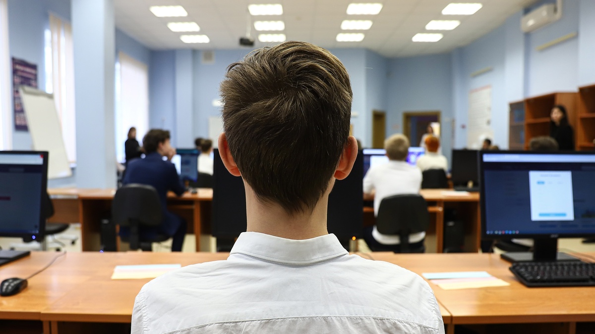 В российских школах будут ставить оценку за поведение: что изменится и к чему это приведёт