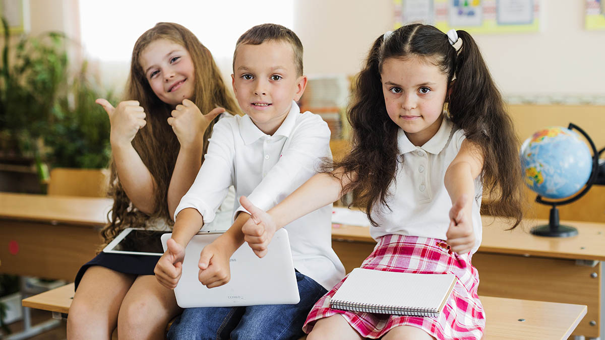 Школьные каникулы 2025–2026: даты и календарь для учёбы по триместрам и четвертям