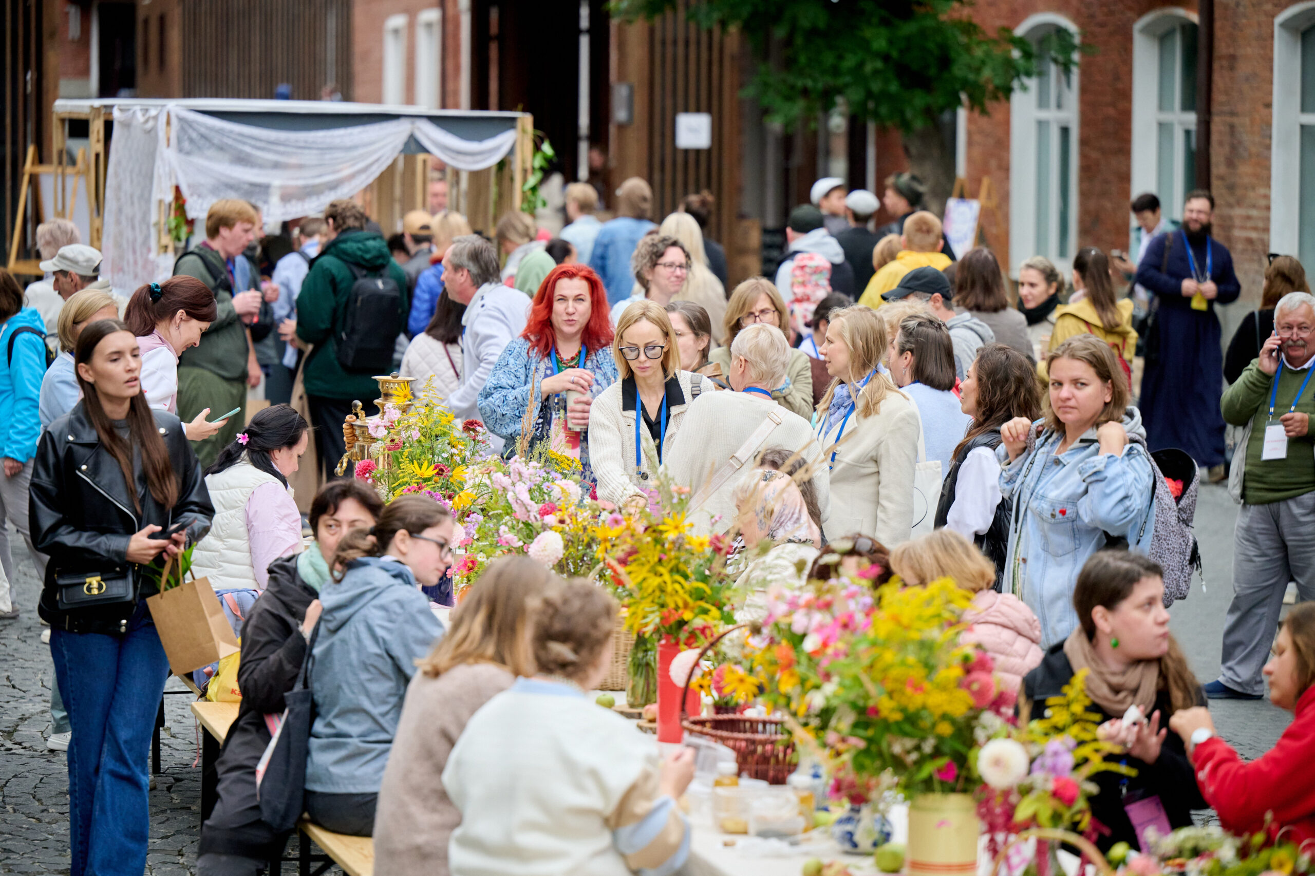 Фестиваль «Жить вместе» в Москве: как прошёл день про родную культуру и социальные связи
