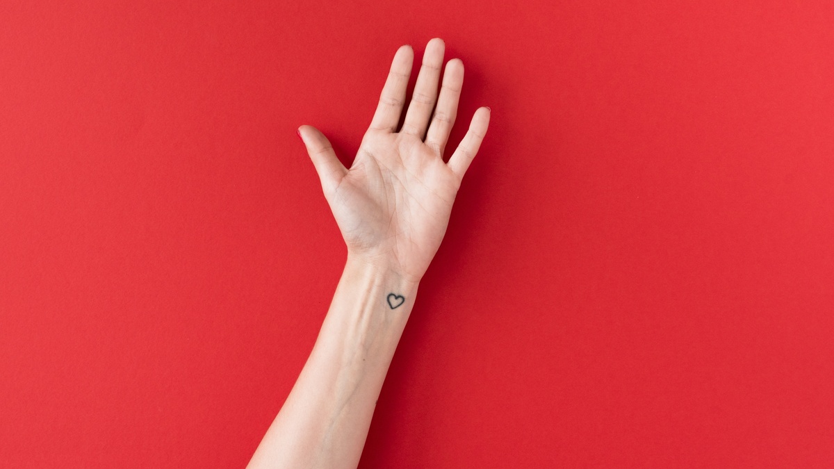 День левшей-2025: поздравления, что дарить, интересные факты