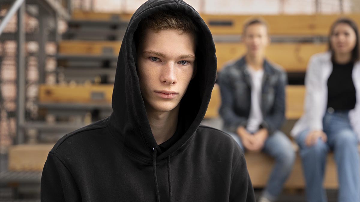 Плохая компания: почему подростки туда попадают и как их вытащить. Советы родителям