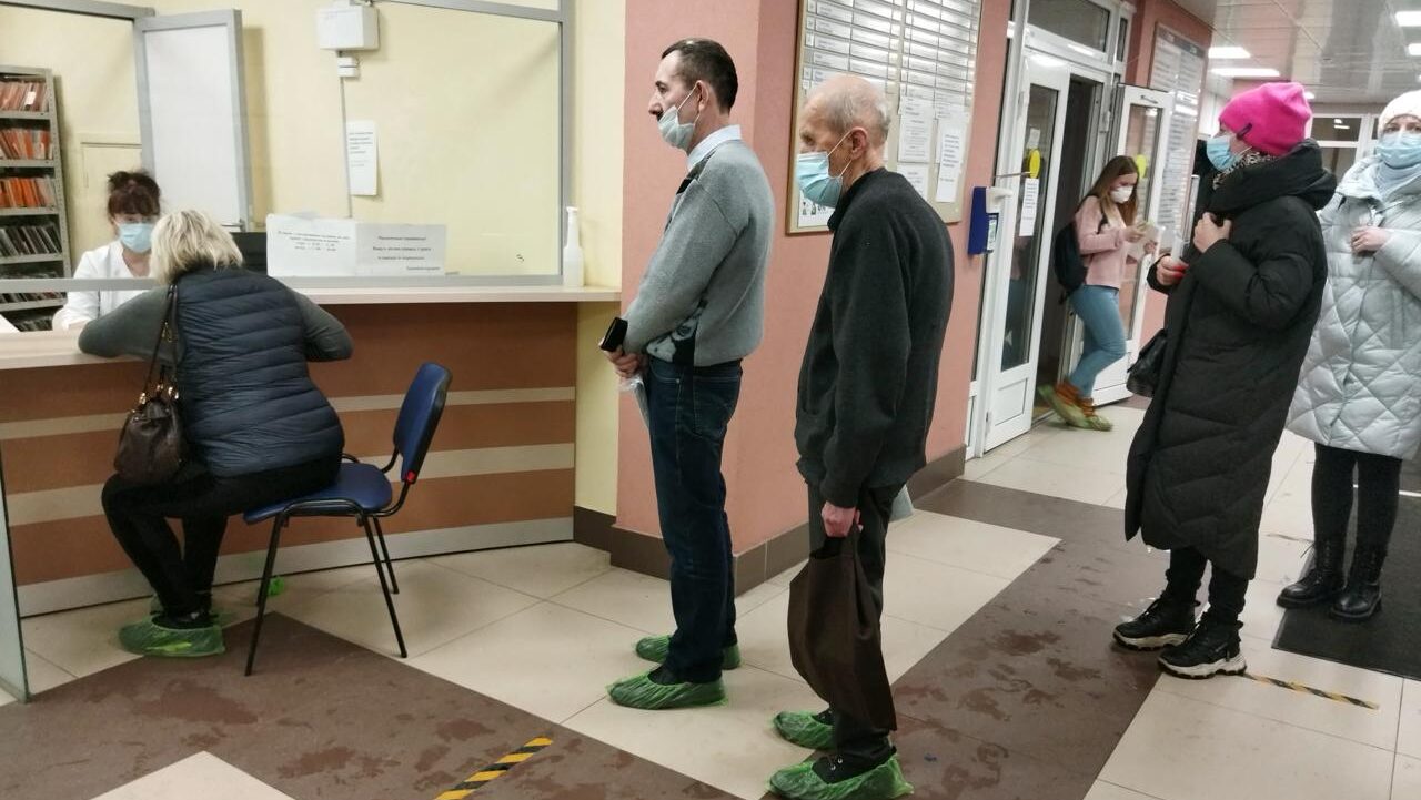 Лекарства дорогие и очереди: что не так с системой здравоохранения – мнение пожилых