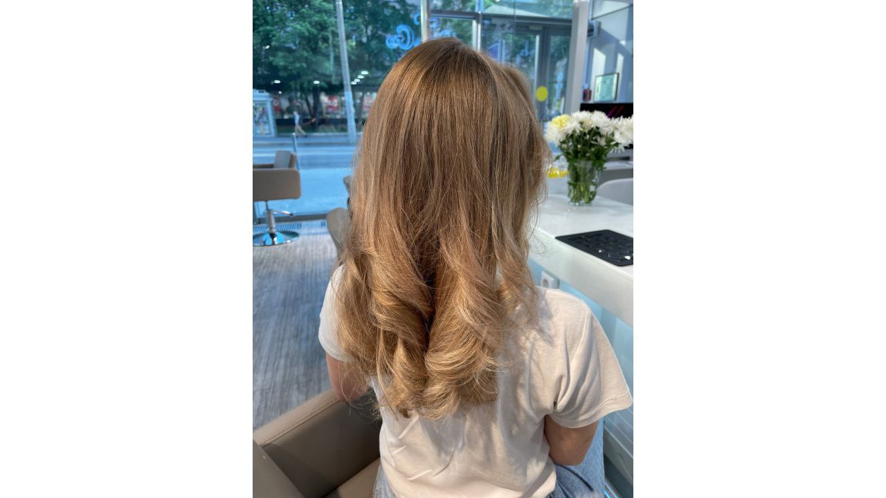 «Мальвинка» и «Пёрышки»: стилист назвал топ-10 причёсок на осень 2025