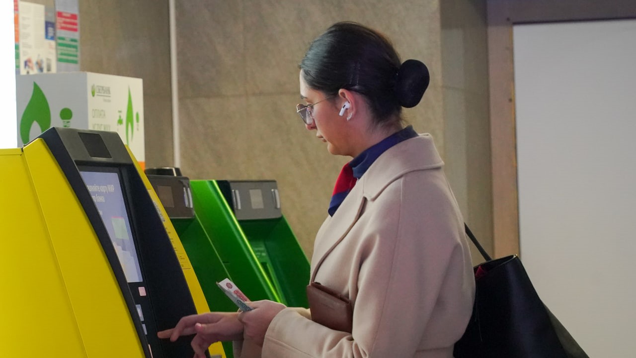 Россияне побежали за наличкой