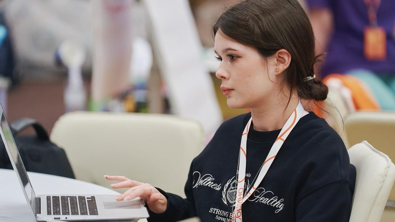 Как писать о пострадавших несовершеннолетних в соцсетях, чтобы аккаунт не заблокировали