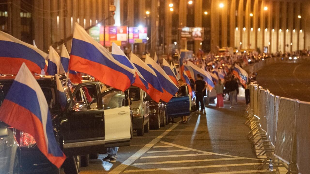 Автопробег ко Дню флага: как стать волонтёром акции?