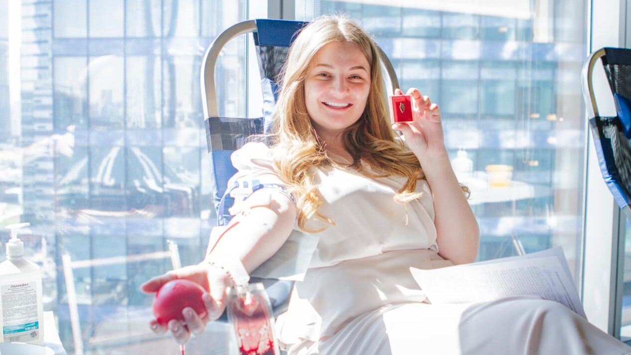 Дополнительные выходные и бесплатный проезд: какие льготы для доноров есть в России?