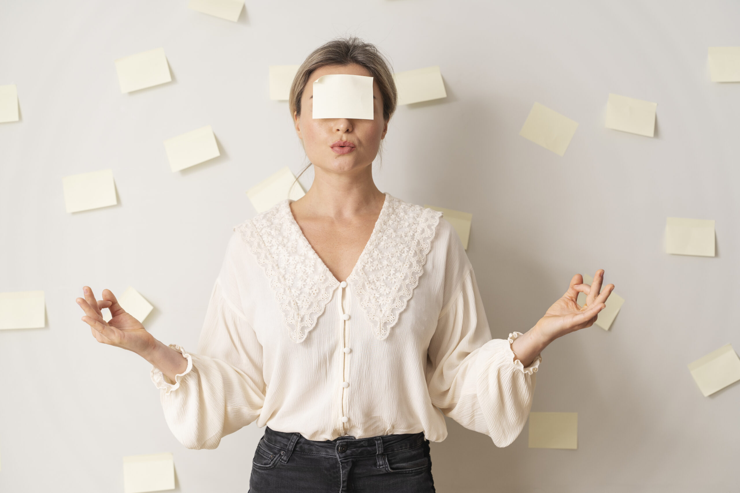 Что делать, если низкая самооценка: 5 простых и эффективных техник повысить её