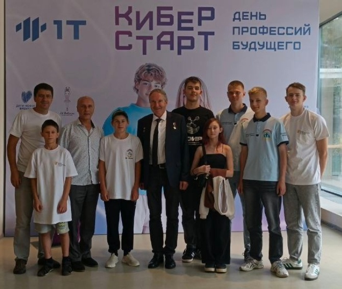 Воронежские волонтеры АНО «МИР» в том числе ребята с ограничениями слуха провели…