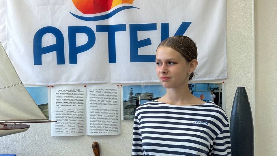 В Лутугино волонтёры убирают единственный городской пруд