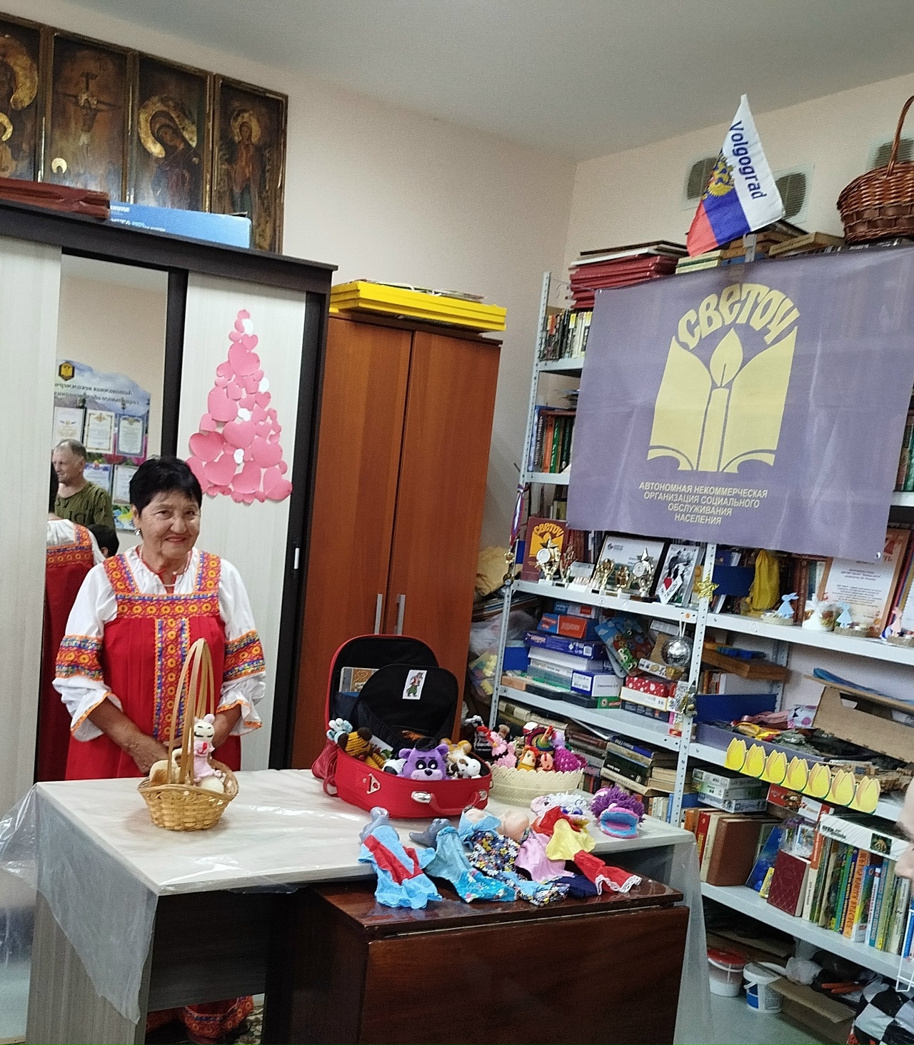 » Волонтер за кадром»