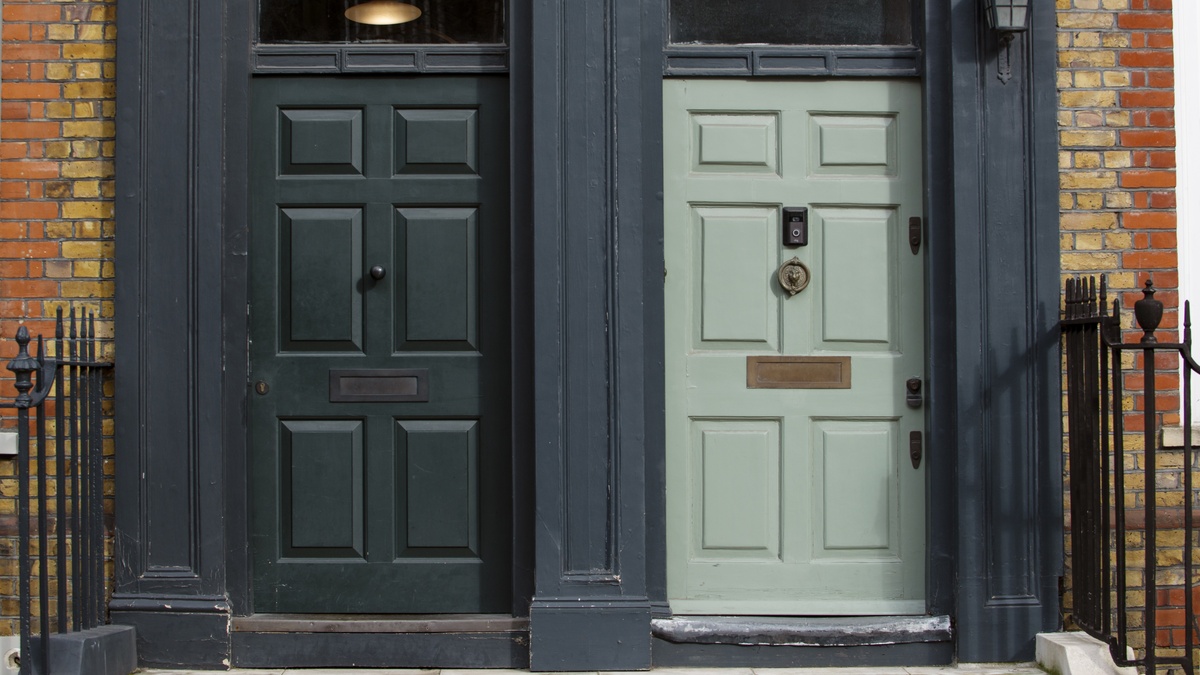 Соседи постоянно шумят – что делать? Пошаговая инструкция: от первого разговора до полиции