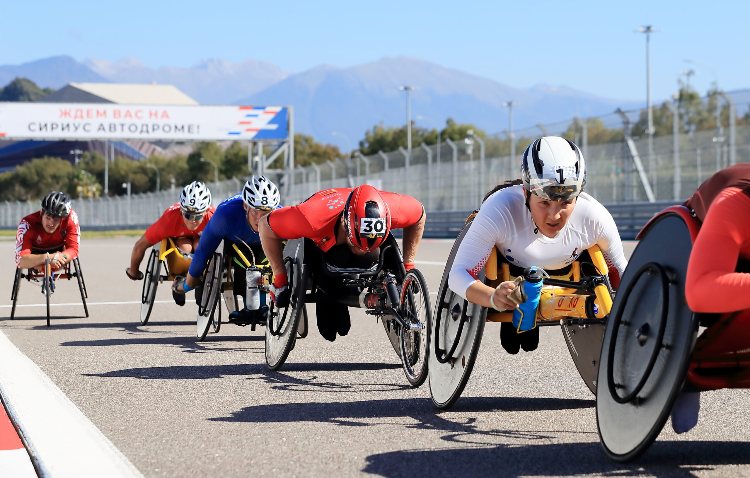 На трассе «Сириус Автодром» пройдет Международный полумарафон на спортивных колясках «Рецепт-Спорт»