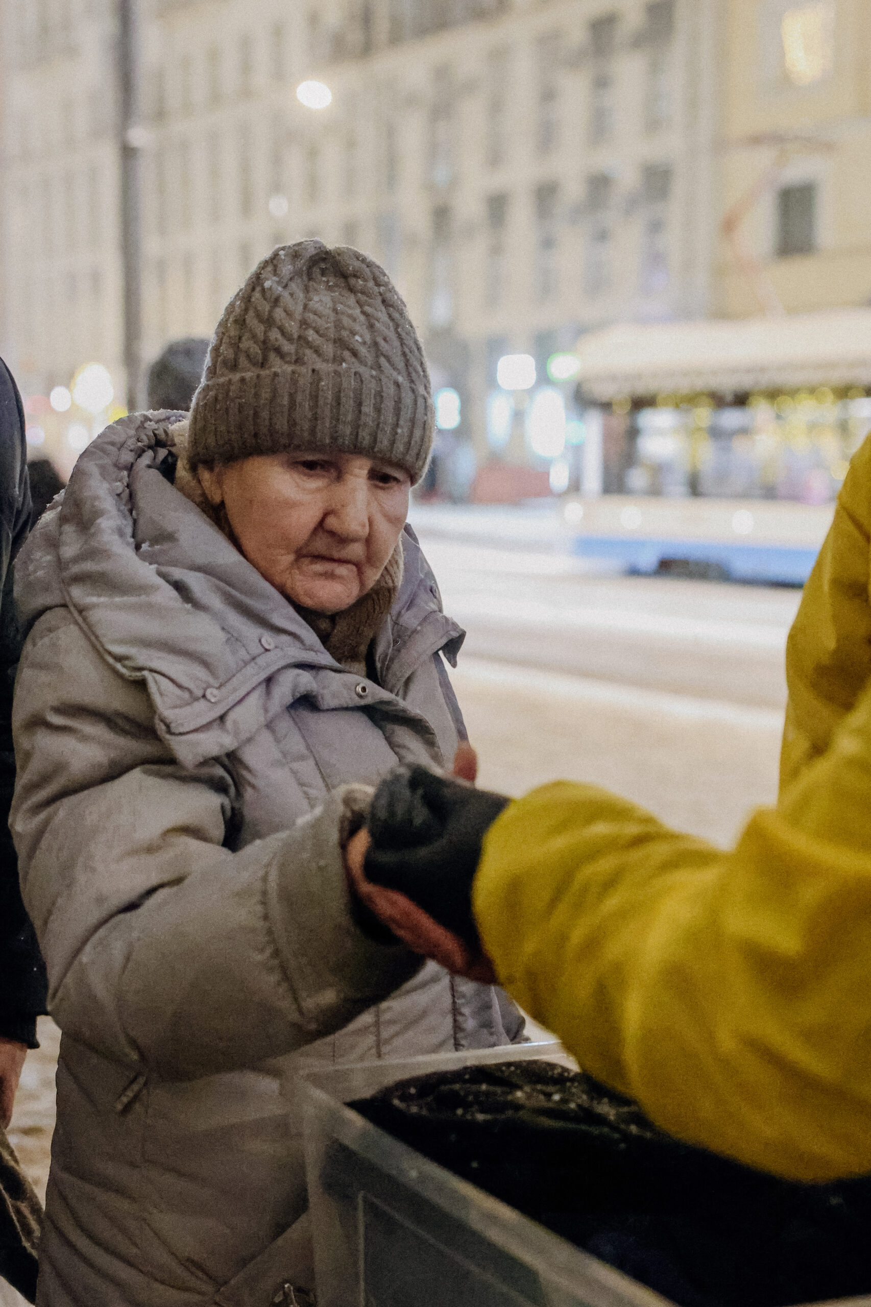 «Согрей своим теплом» — благотворительная акция в честь дня рождения «Небомживы»