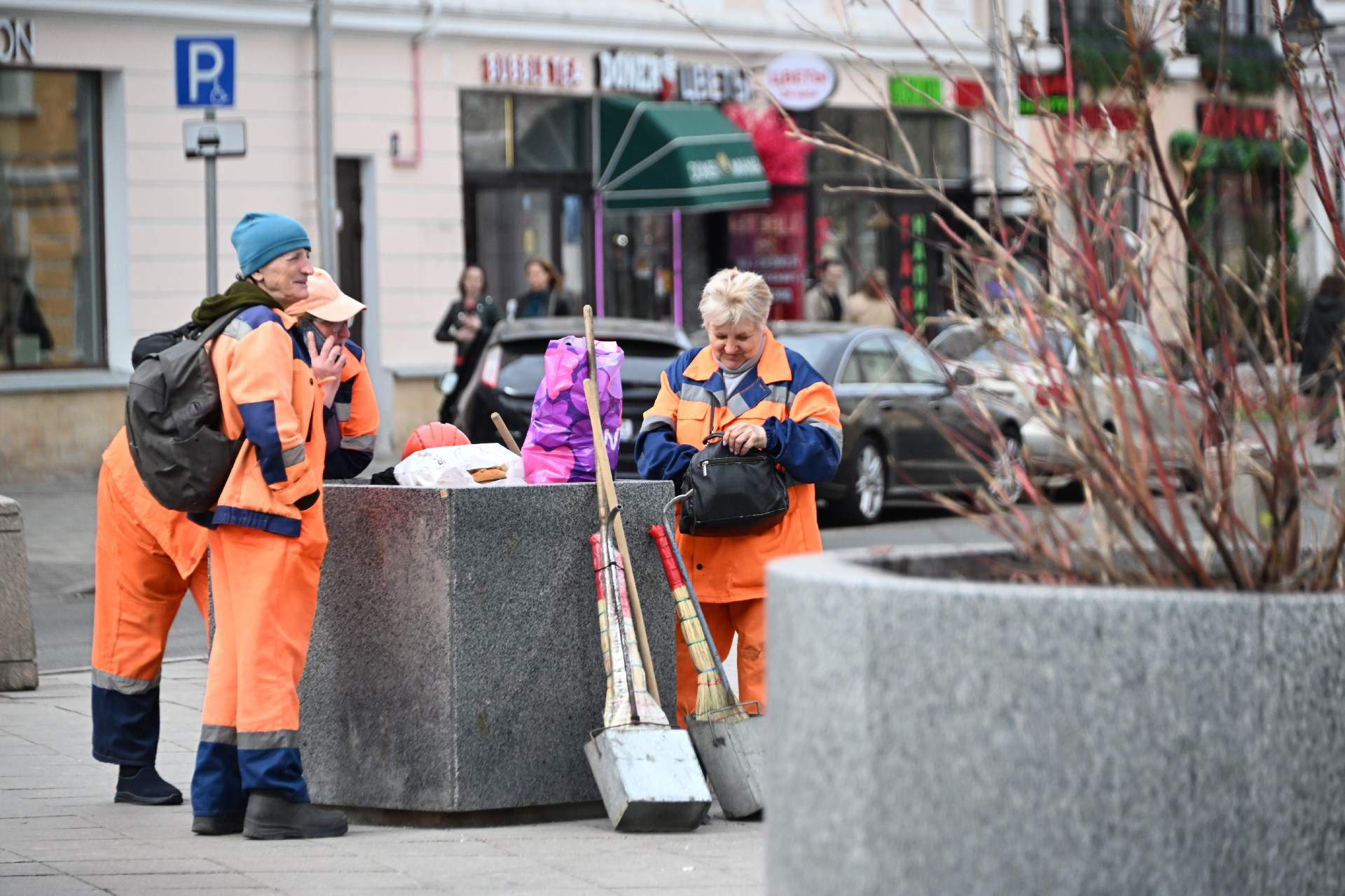 Дворники против айтишников: у кого самая высокая зарплата в России?