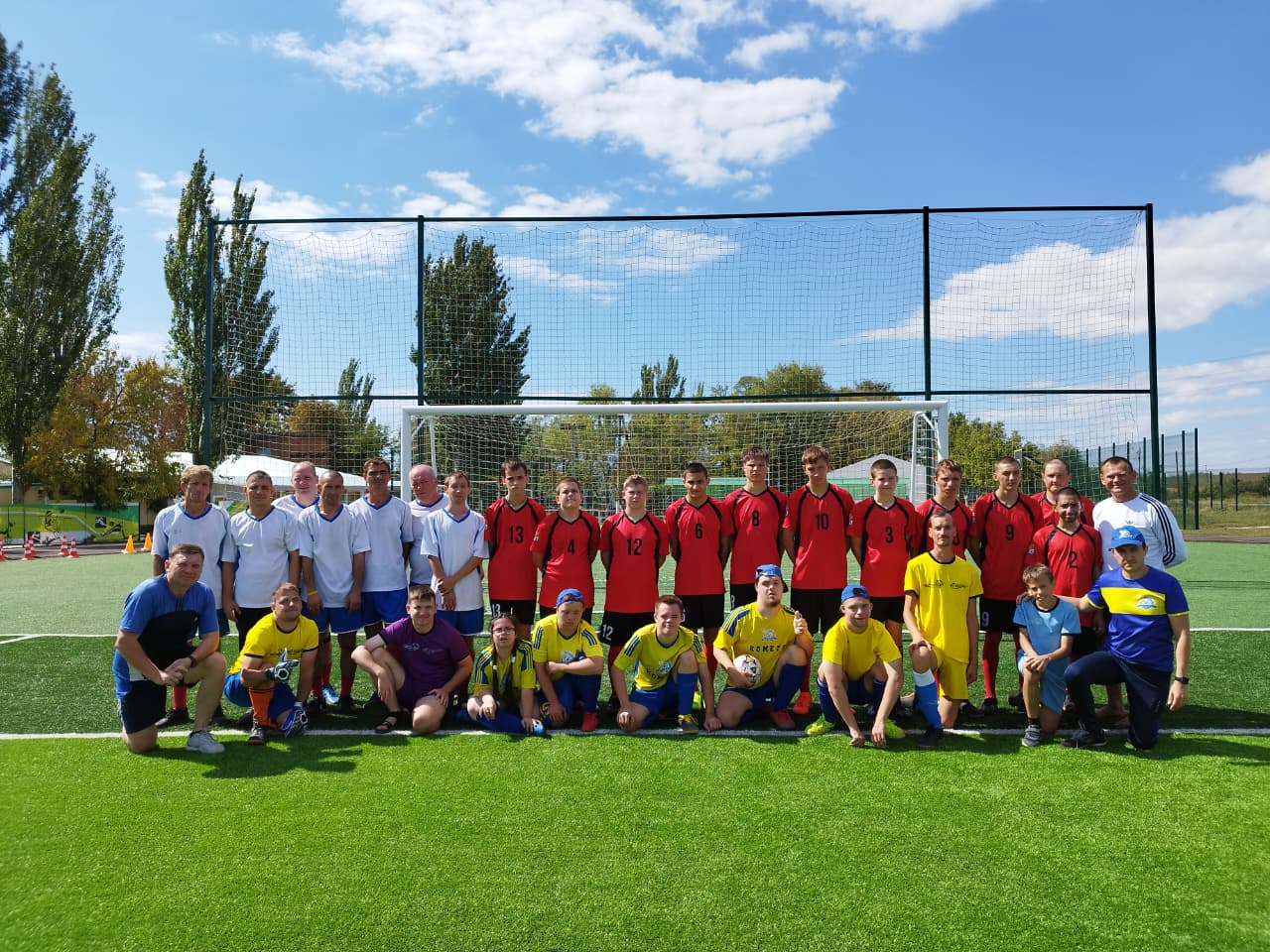 «Больше чем футбол: как неделя в лагере помогла особым спортсменам «Кометы» стать…