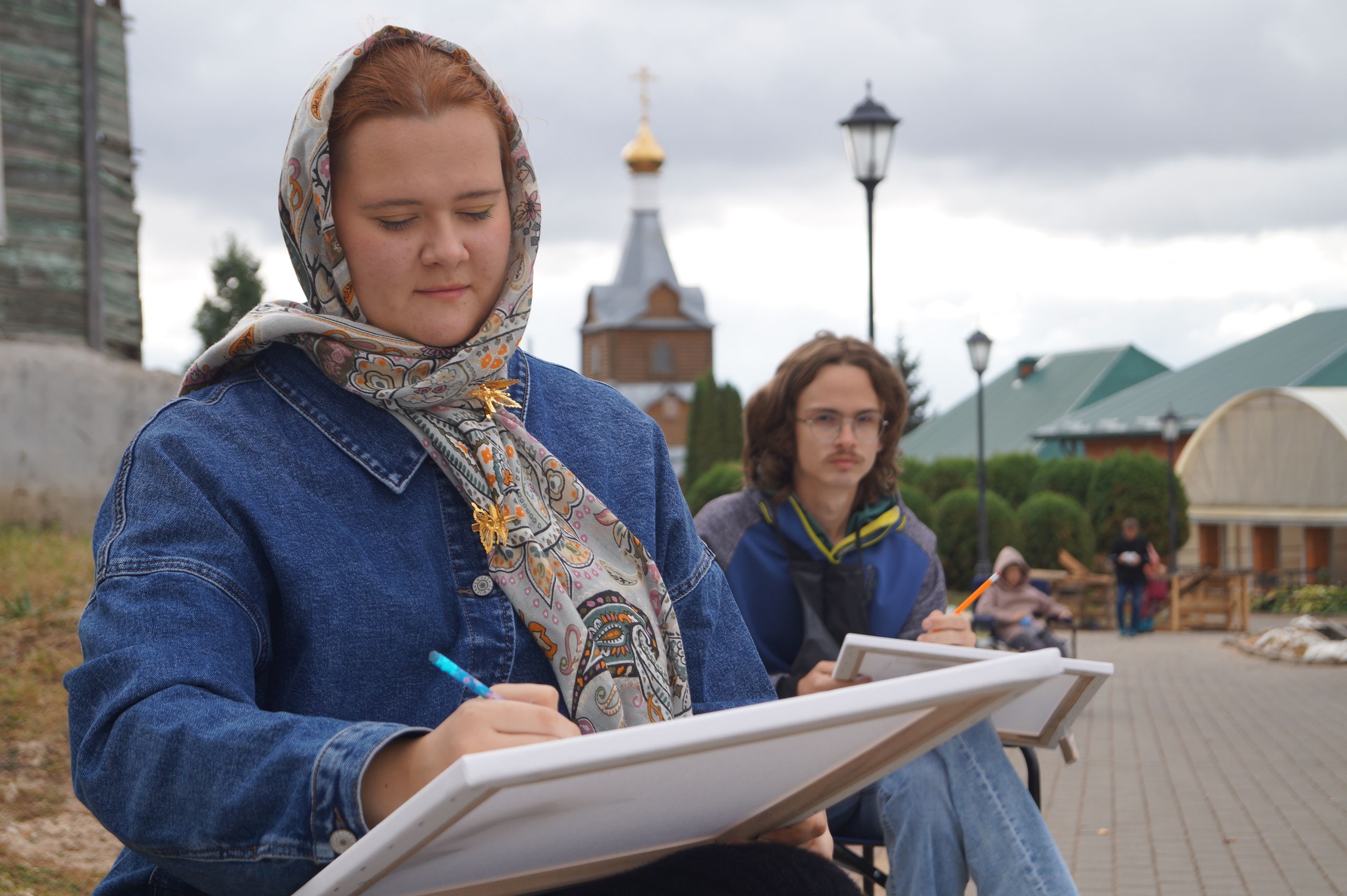 Творческая молодёжь проекта «Храм на кончике кисти» изучала православное искусство в Ельце