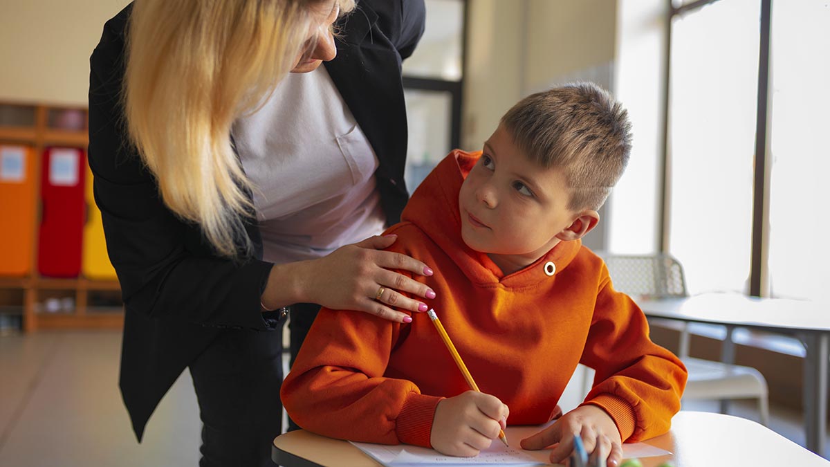 Конфликт в школе с учителем. Что делать родителям: 3 ценных совета